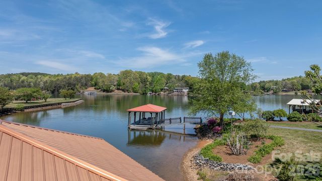 215 Iswa Drive, Taylorsville, NC 28681