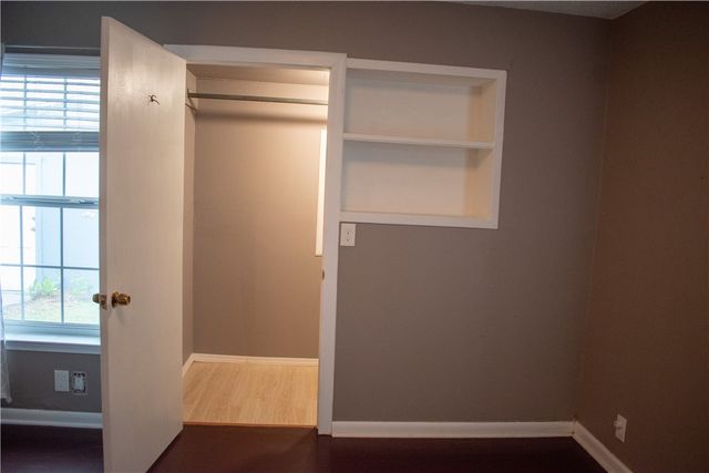 906 Rickey Dr, Corpus Christi, TX 78412