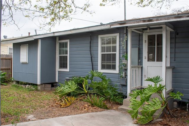 906 Rickey Dr, Corpus Christi, TX 78412