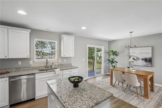 910 NW Hilltop Lane, Grain Valley, MO 64029
