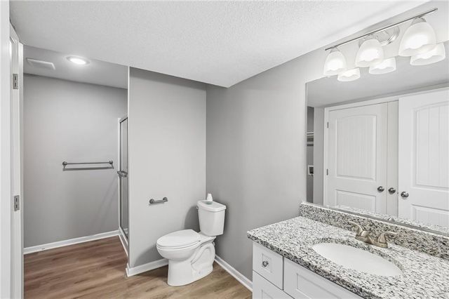 910 NW Hilltop Lane, Grain Valley, MO 64029