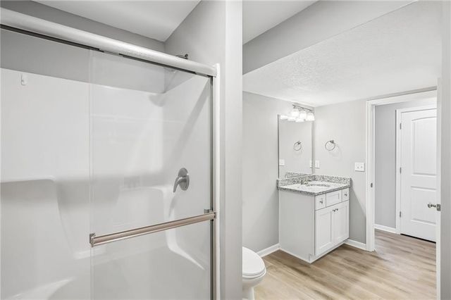910 NW Hilltop Lane, Grain Valley, MO 64029
