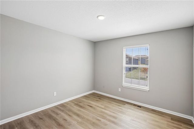 910 NW Hilltop Lane, Grain Valley, MO 64029