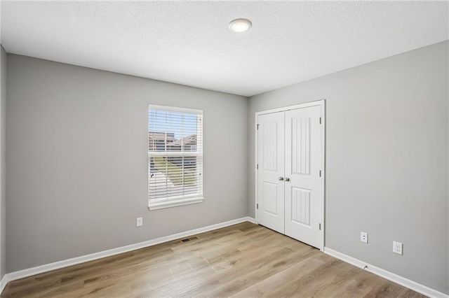910 NW Hilltop Lane, Grain Valley, MO 64029