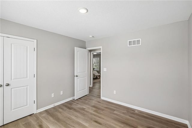 910 NW Hilltop Lane, Grain Valley, MO 64029