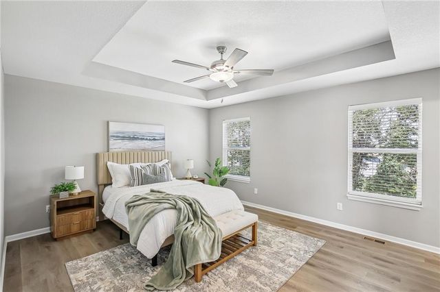910 NW Hilltop Lane, Grain Valley, MO 64029