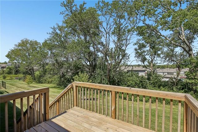 910 NW Hilltop Lane, Grain Valley, MO 64029