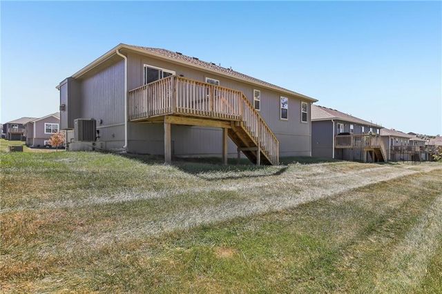 910 NW Hilltop Lane, Grain Valley, MO 64029