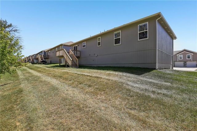 910 NW Hilltop Lane, Grain Valley, MO 64029