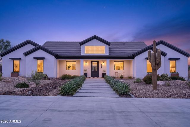 1519 E DOLORES Road, Phoenix, AZ 85086