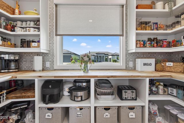 1519 E DOLORES Road, Phoenix, AZ 85086