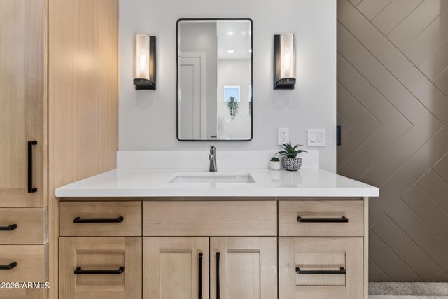 1519 E DOLORES Road, Phoenix, AZ 85086