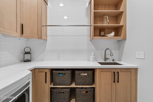 1519 E DOLORES Road, Phoenix, AZ 85086