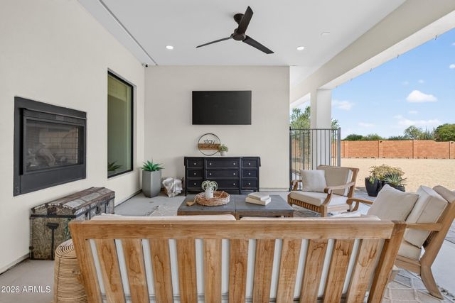 1519 E DOLORES Road, Phoenix, AZ 85086