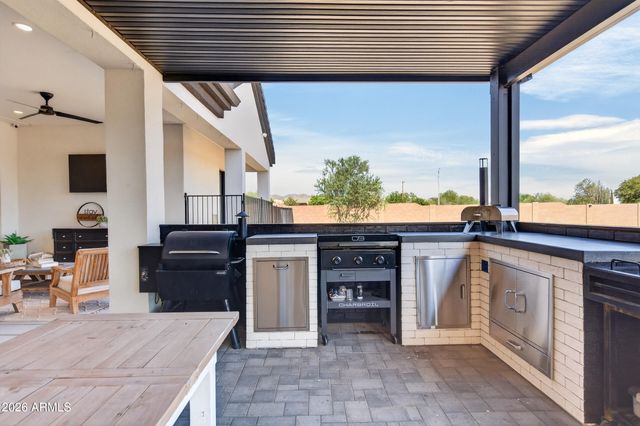 1519 E DOLORES Road, Phoenix, AZ 85086