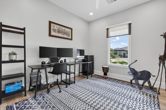 1519 E DOLORES Road, Phoenix, AZ 85086