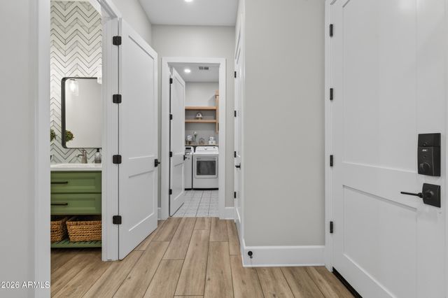 1519 E DOLORES Road, Phoenix, AZ 85086