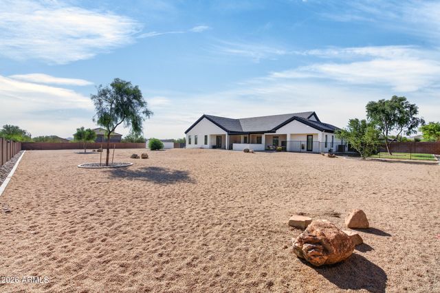 1519 E DOLORES Road, Phoenix, AZ 85086