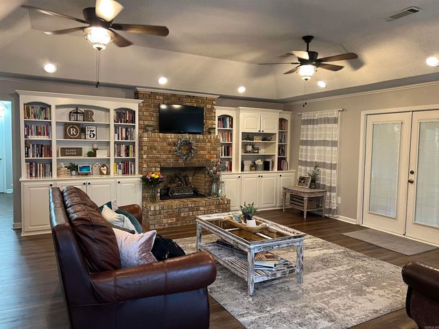 812 Meredith Street, White Hall, AR 71602