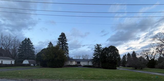 23185 N Indian Creek Road, Lincolnshire, IL 60069