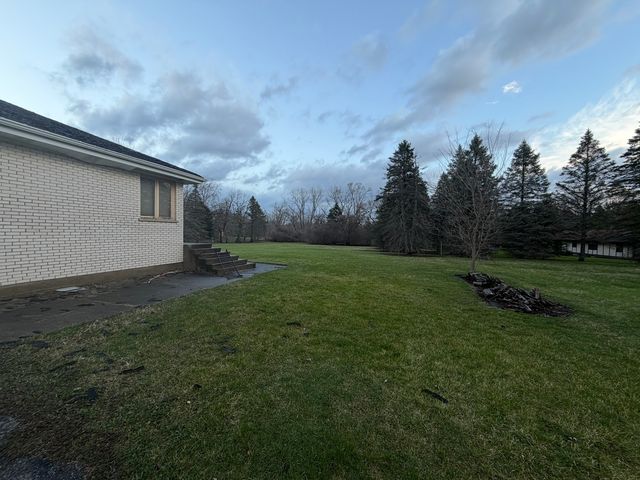 23185 N Indian Creek Road, Lincolnshire, IL 60069