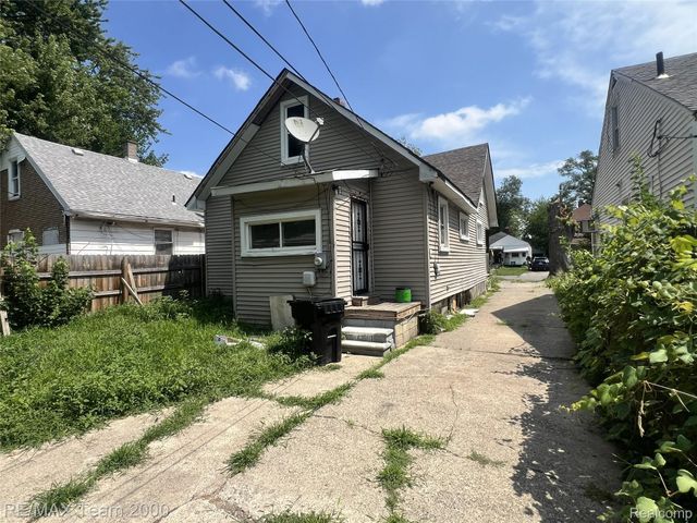 6895 Grandville Avenue, Detroit, MI 48228