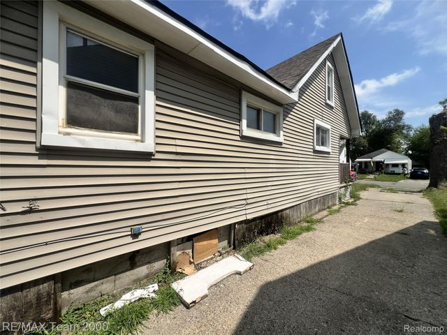 6895 Grandville Avenue, Detroit, MI 48228