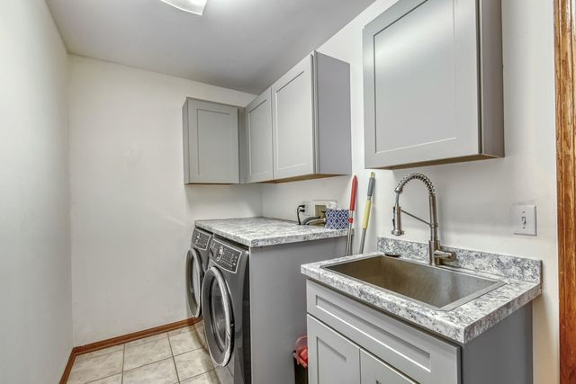 6700 Pondview Drive, Tinley Park, IL 60477