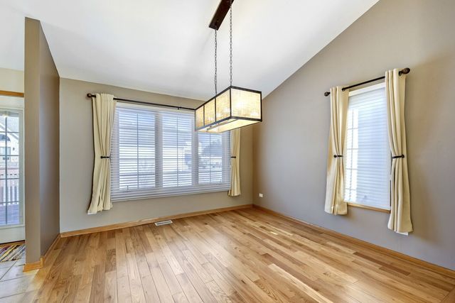 6700 Pondview Drive, Tinley Park, IL 60477