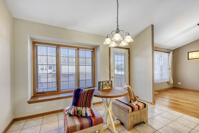 6700 Pondview Drive, Tinley Park, IL 60477