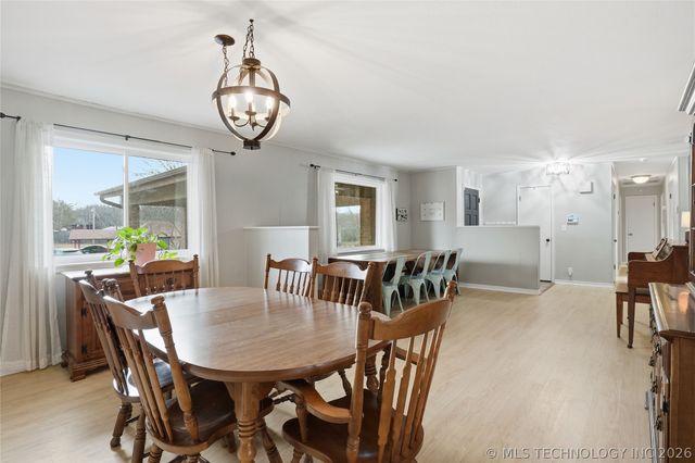 6 Briarwood Street, Sapulpa, OK 74066