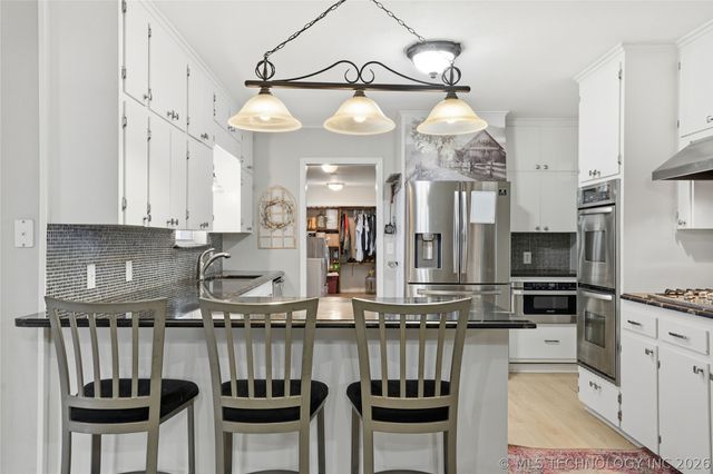 6 Briarwood Street, Sapulpa, OK 74066