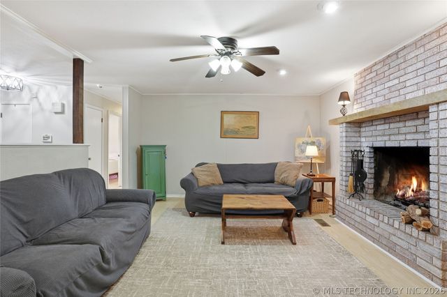 6 Briarwood Street, Sapulpa, OK 74066