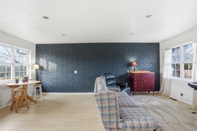 6 Briarwood Street, Sapulpa, OK 74066