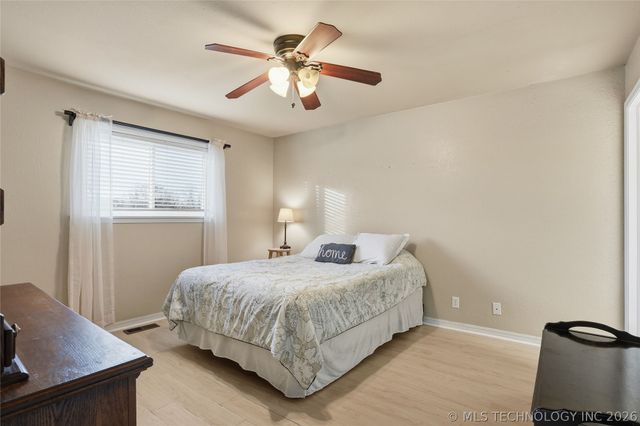 6 Briarwood Street, Sapulpa, OK 74066