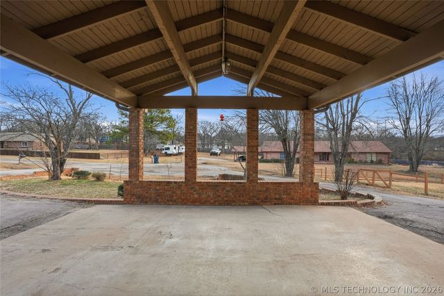 6 Briarwood Street, Sapulpa, OK 74066