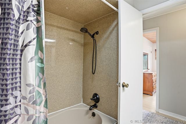 6 Briarwood Street, Sapulpa, OK 74066