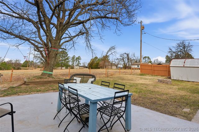 6 Briarwood Street, Sapulpa, OK 74066