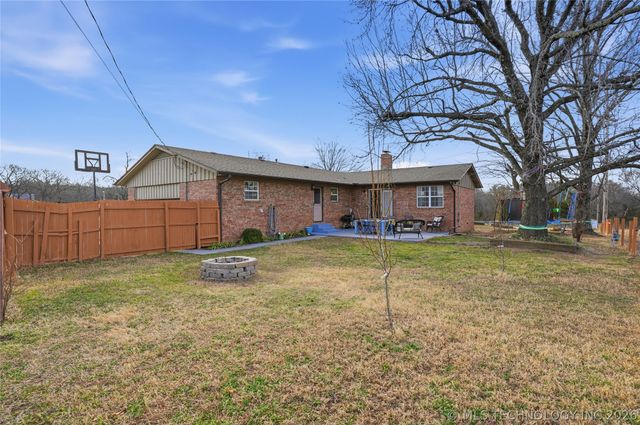 6 Briarwood Street, Sapulpa, OK 74066