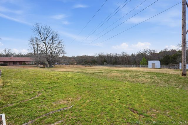 6 Briarwood Street, Sapulpa, OK 74066