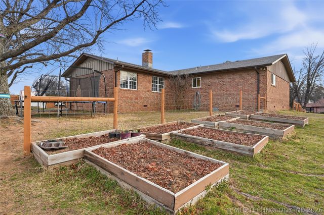 6 Briarwood Street, Sapulpa, OK 74066