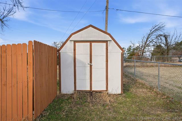 6 Briarwood Street, Sapulpa, OK 74066