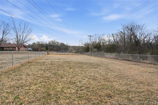 6 Briarwood Street, Sapulpa, OK 74066