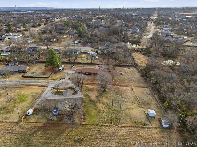6 Briarwood Street, Sapulpa, OK 74066