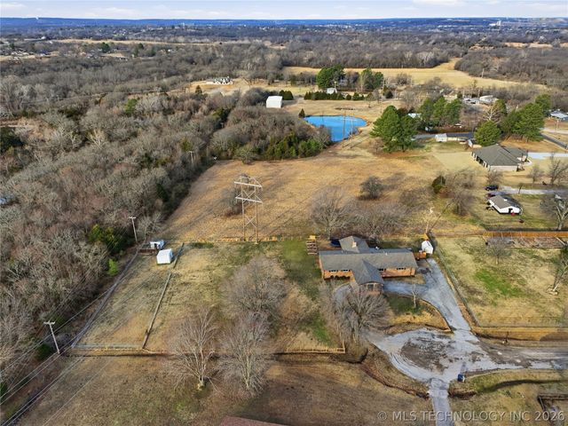 6 Briarwood Street, Sapulpa, OK 74066