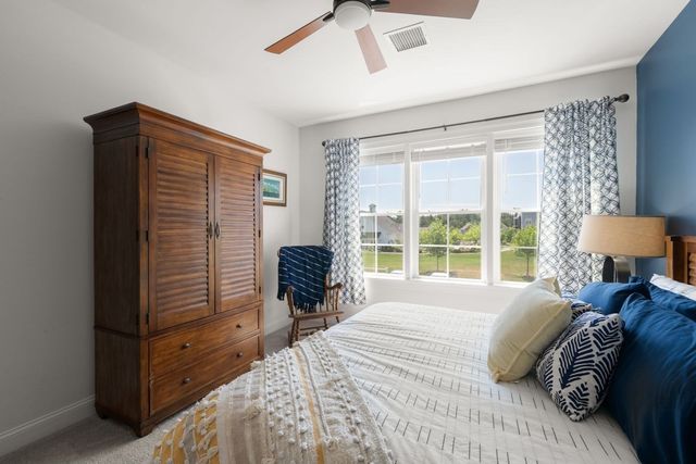 1 Mariner’s Way 207, Plymouth, MA 02360