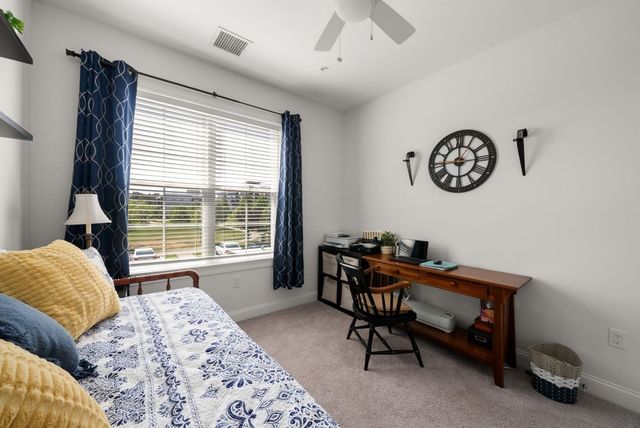 1 Mariner’s Way 207, Plymouth, MA 02360