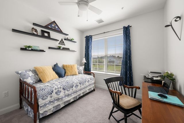 1 Mariner’s Way 207, Plymouth, MA 02360