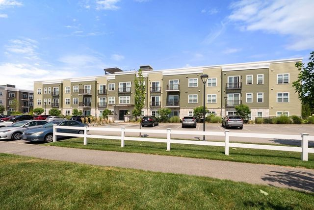 1 Mariner’s Way 207, Plymouth, MA 02360