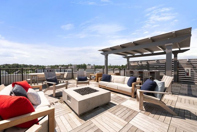 1 Mariner’s Way 207, Plymouth, MA 02360